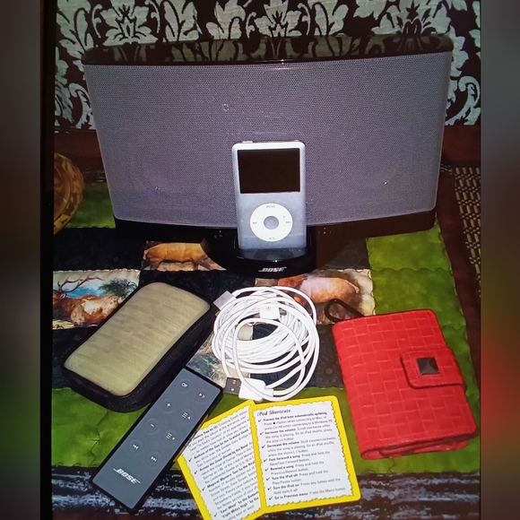 Bose Speaker Station Dock and Apple Ipod